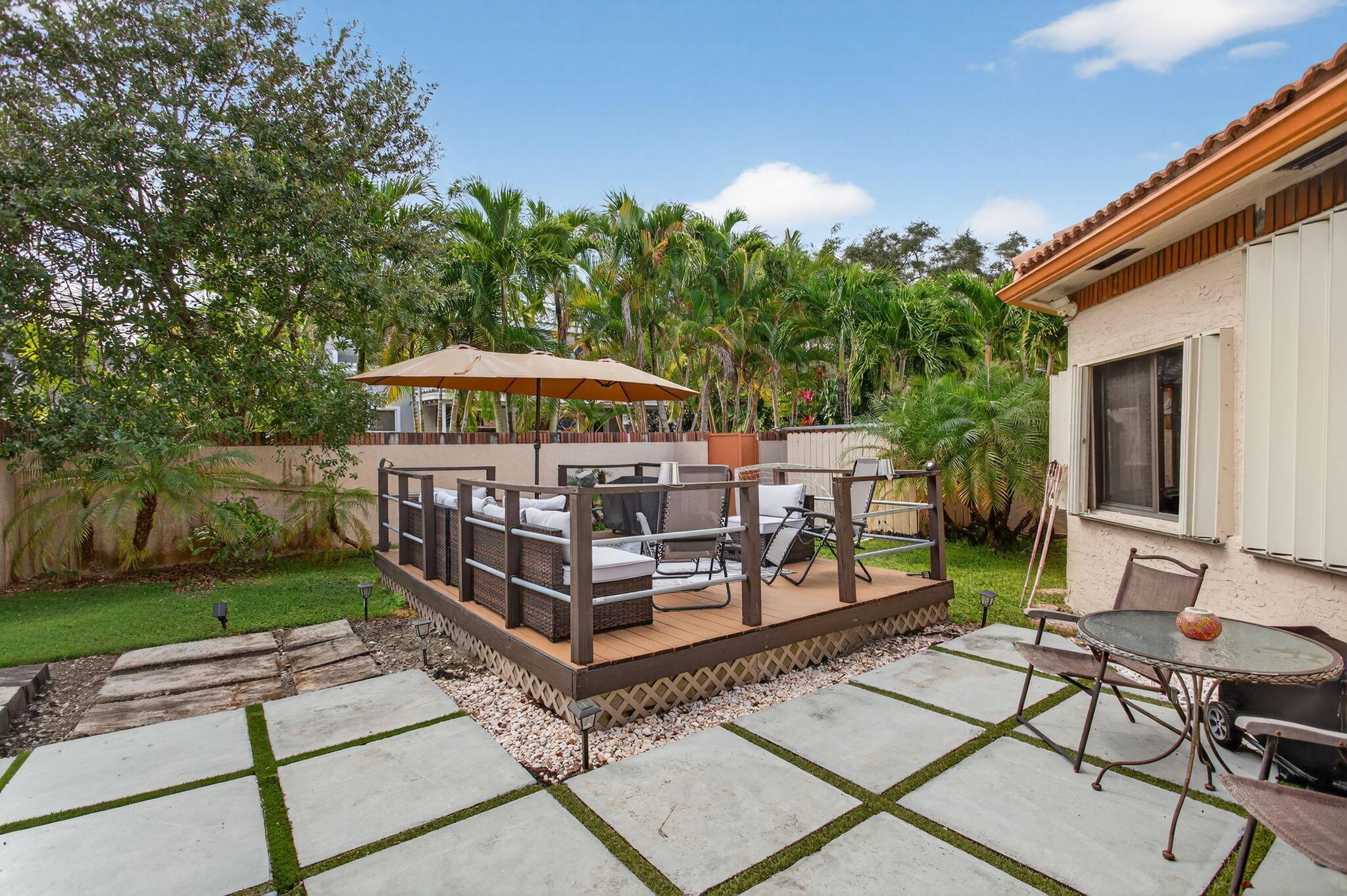 GLEN CONDOMINIUM 1 - Residential