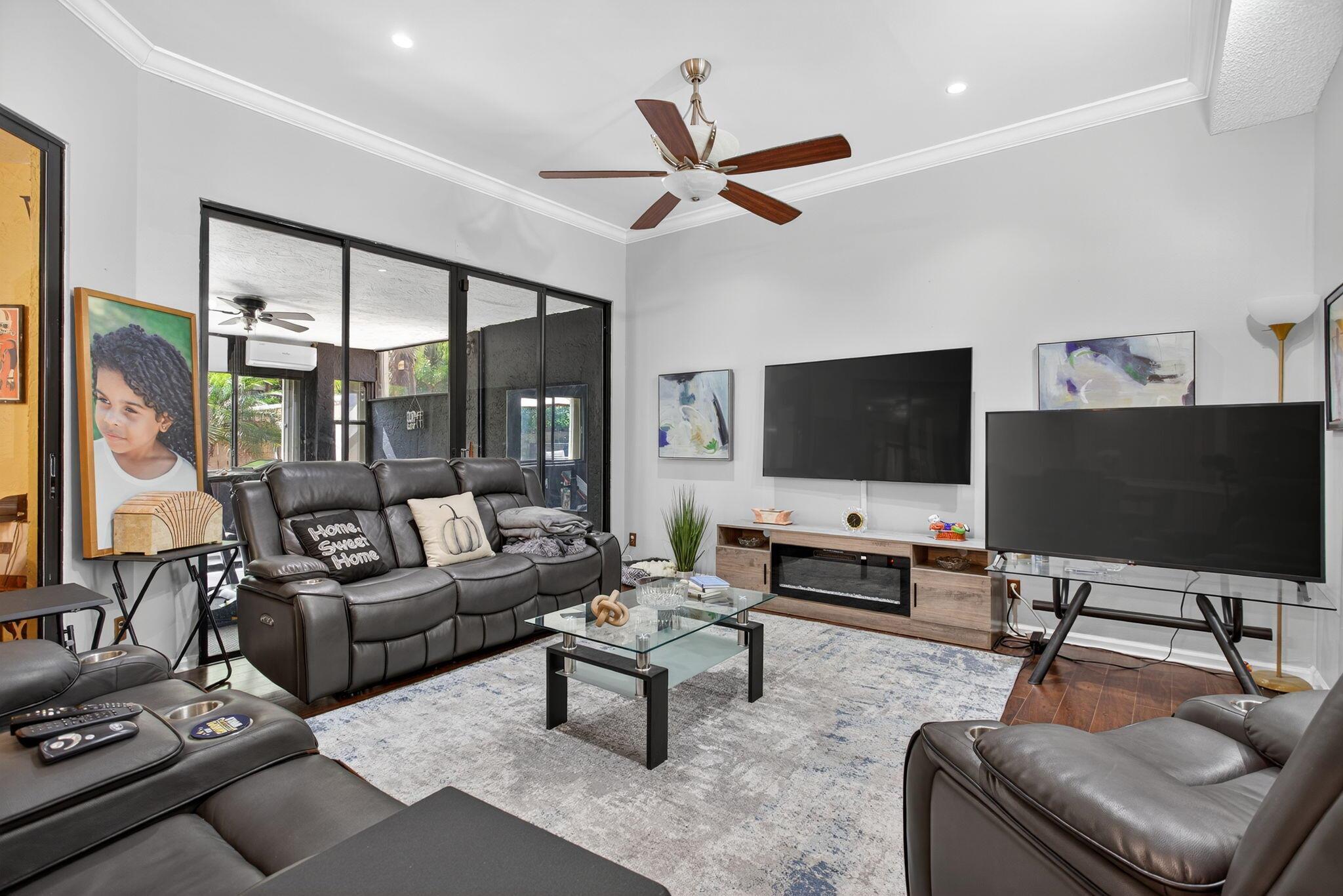 GLEN CONDOMINIUM 1 - Residential