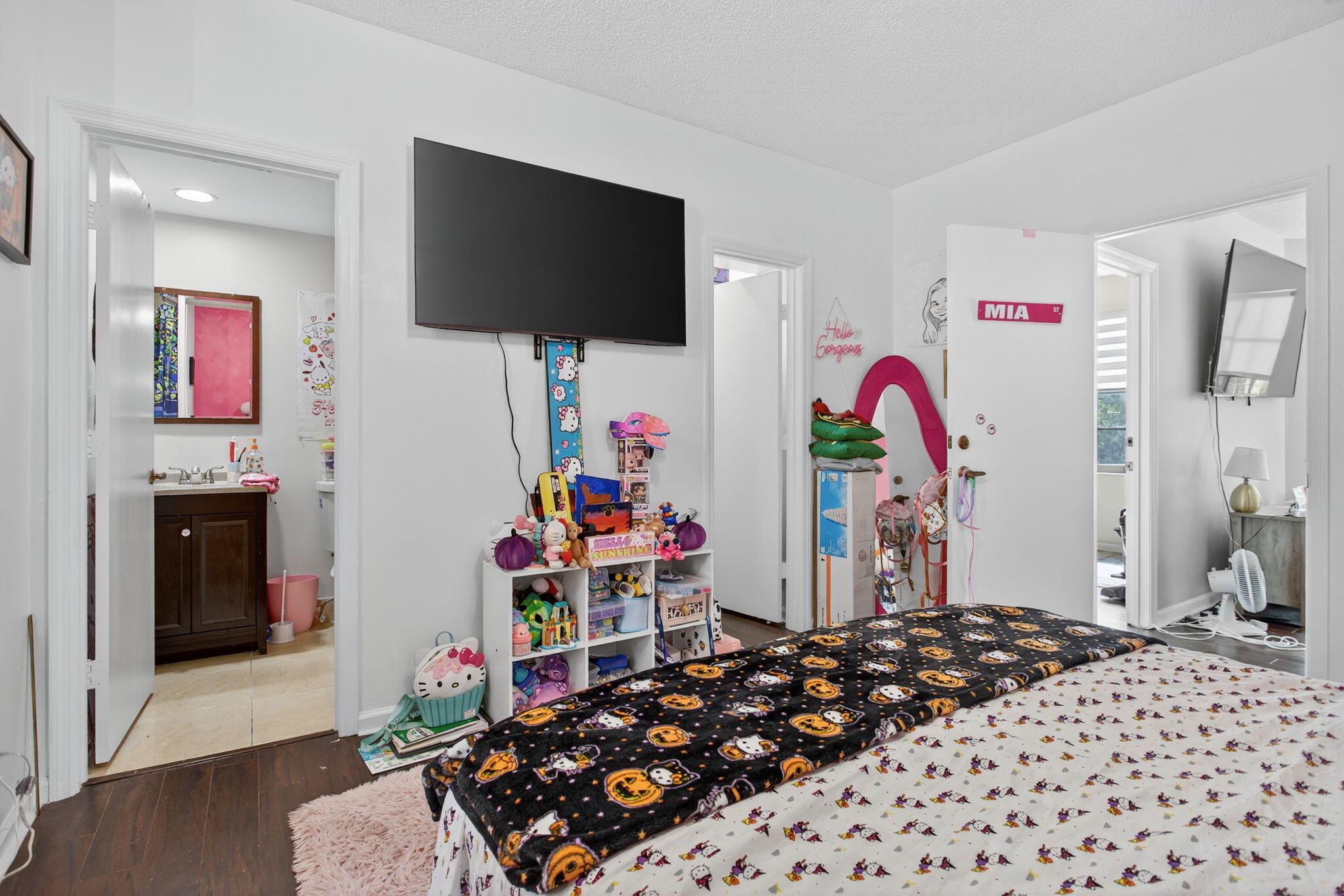 GLEN CONDOMINIUM 1 - Residential