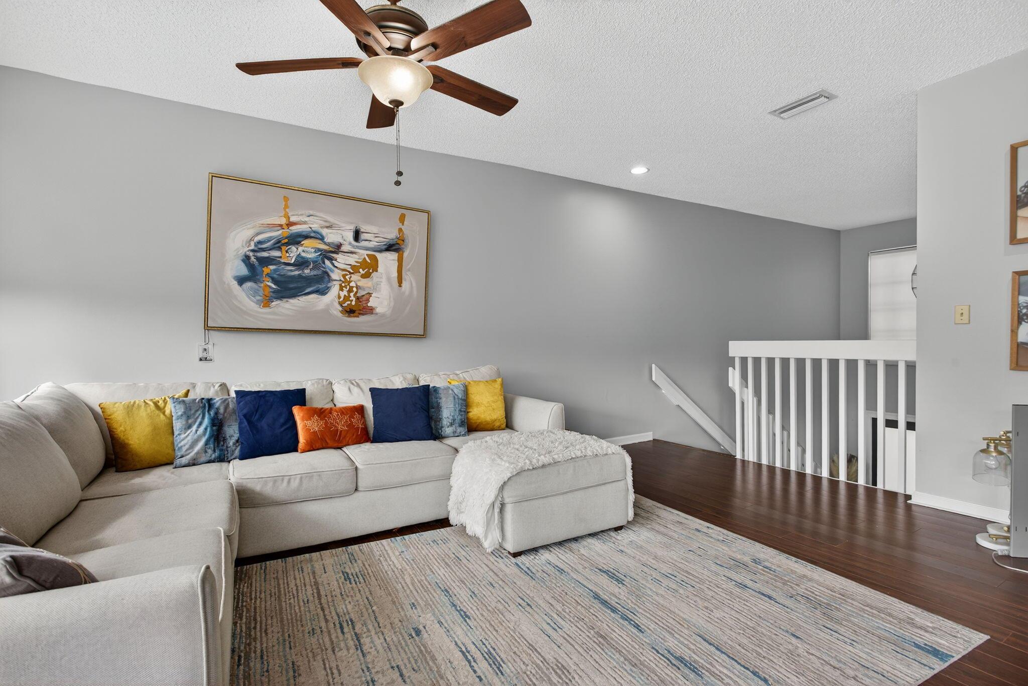 GLEN CONDOMINIUM 1 - Residential