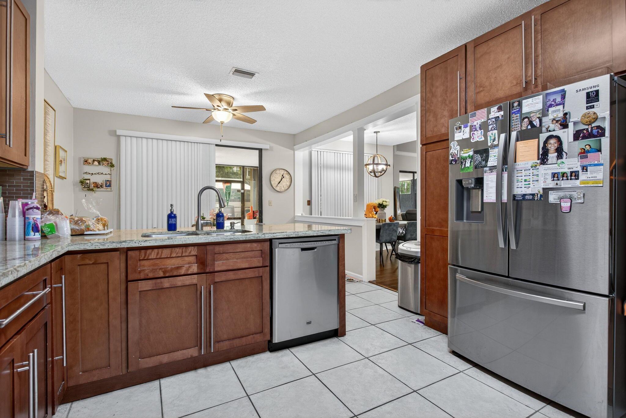 GLEN CONDOMINIUM 1 - Residential