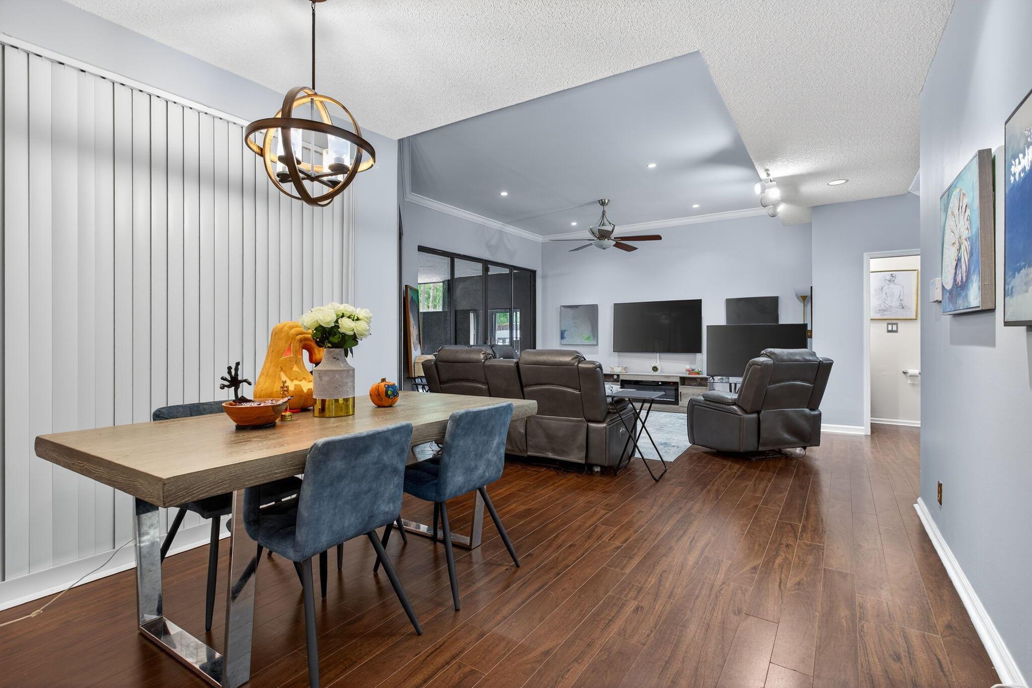 GLEN CONDOMINIUM 1 - Residential