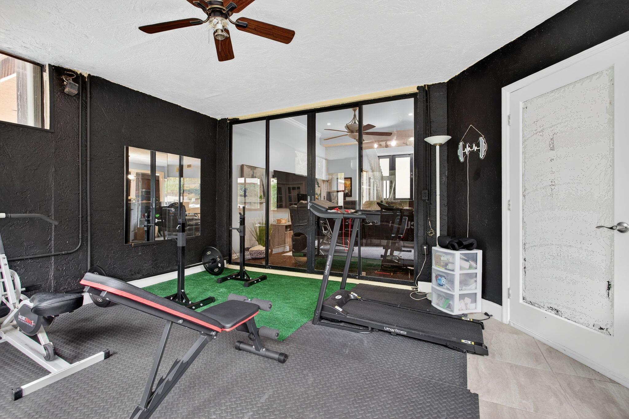 GLEN CONDOMINIUM 1 - Residential