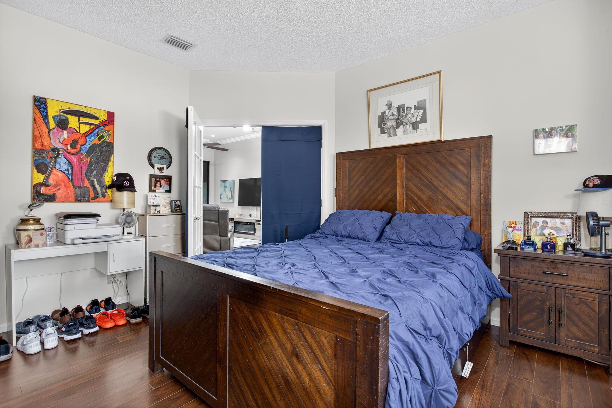 GLEN CONDOMINIUM 1 - Residential