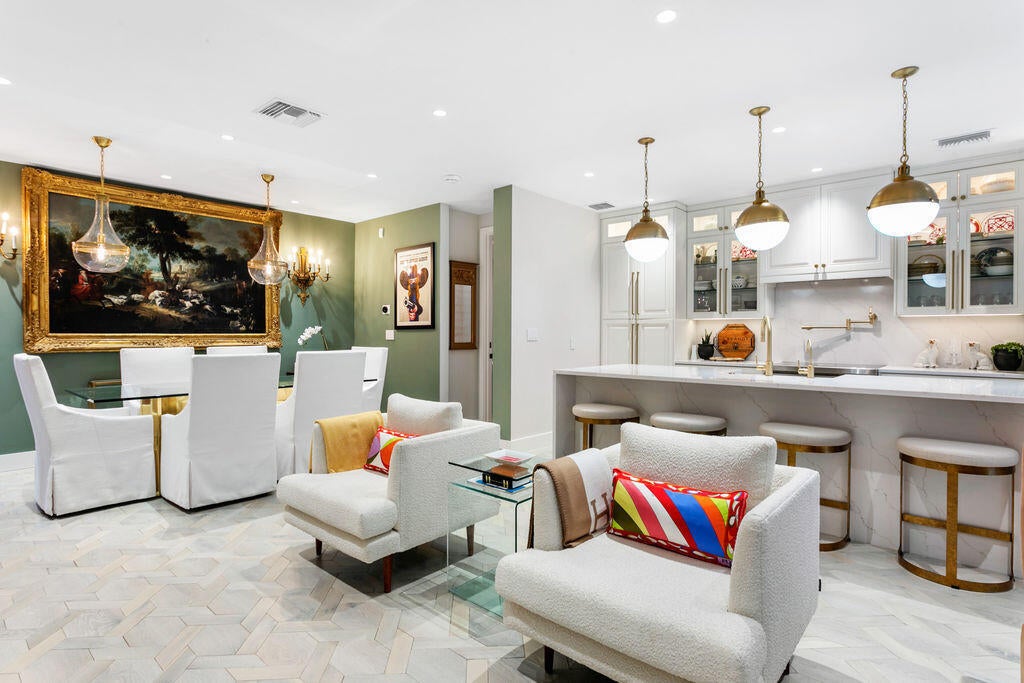 401 WORTH Avenue 2020