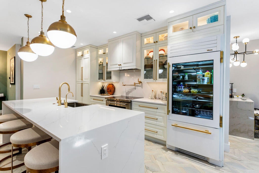 401 WORTH Avenue 2020