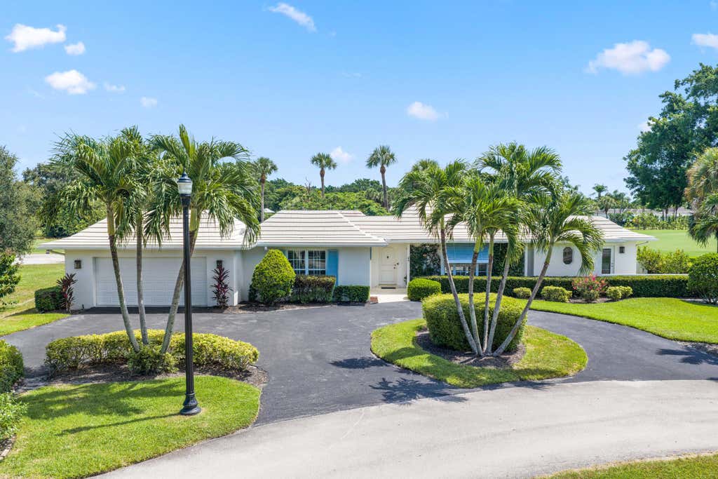 Photo of 4 COUNTRY CLUB Circle, Village Of Golf, FL 33436 (MLS # B26068281)
