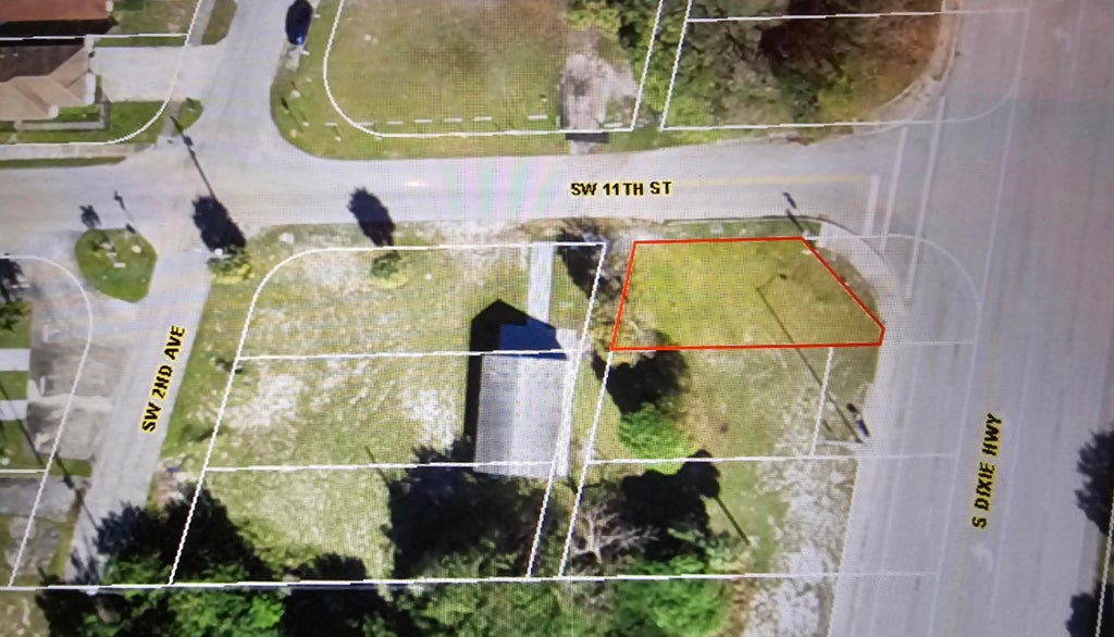 Photo of 1107 S DIXIE Highway, Deerfield Beach, FL 33441 (MLS # B26079420)