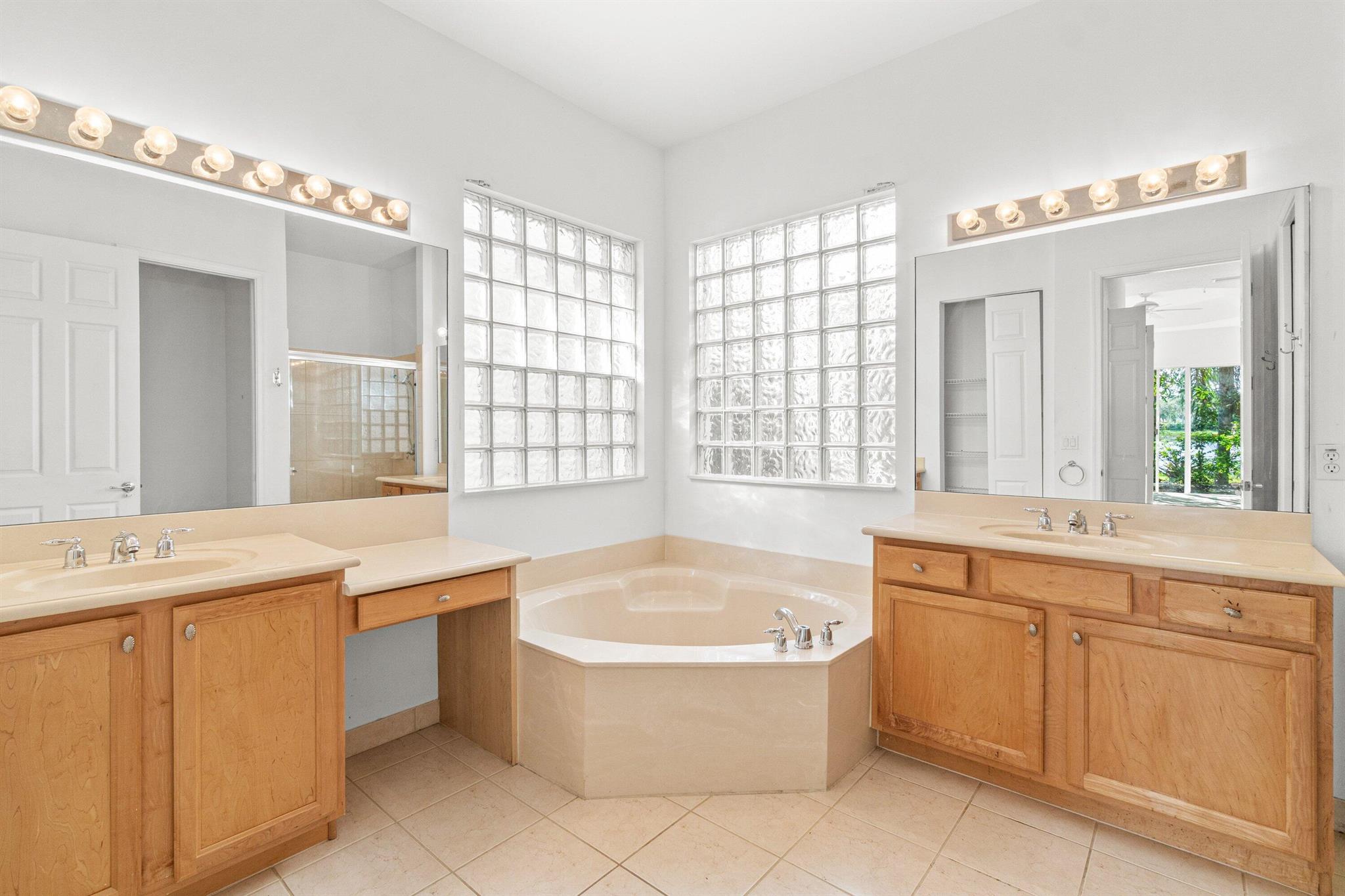 CANYON LAKES 1 - Residential