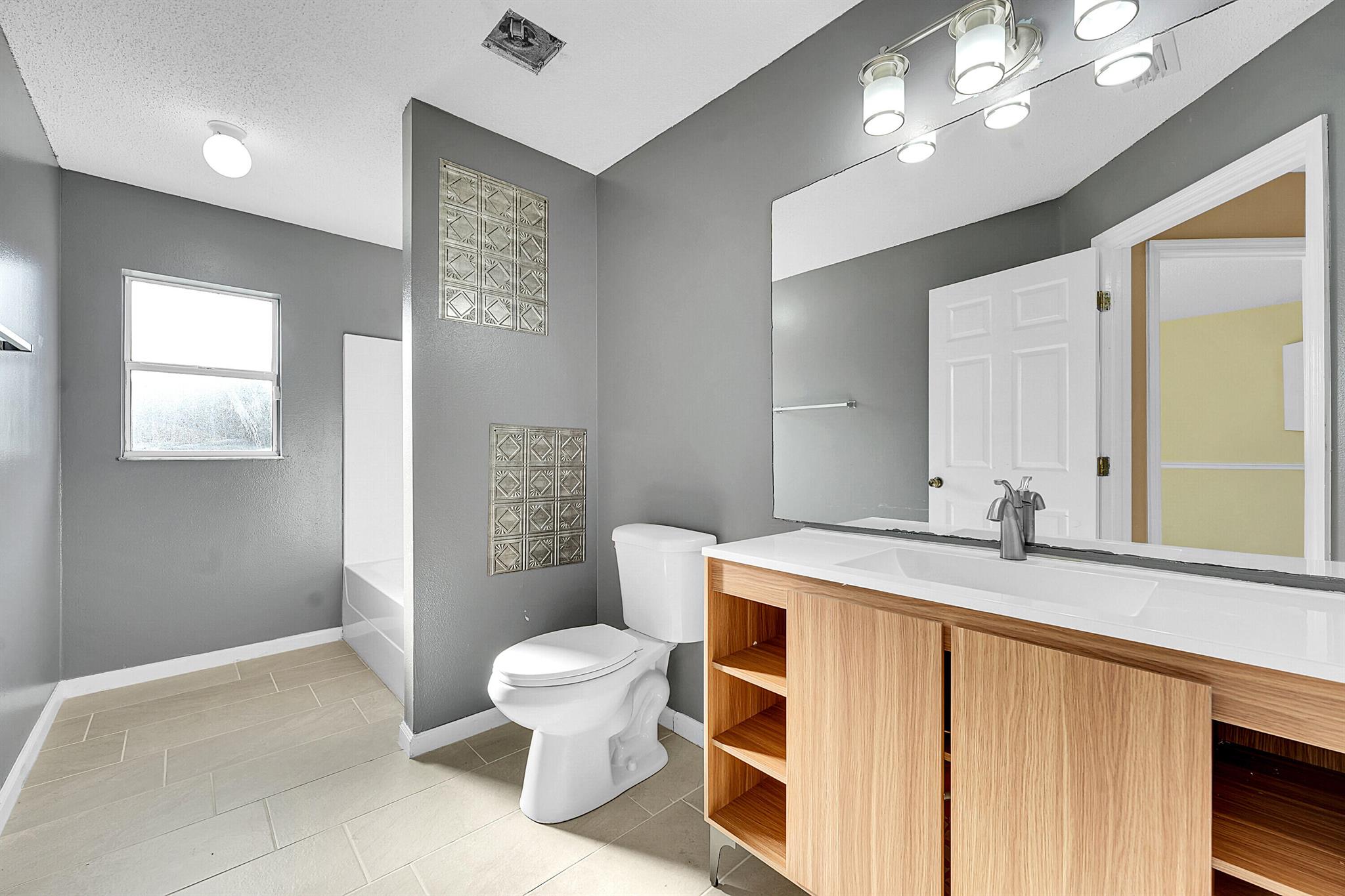 PORT ST LUCIE SECTION 18 - Residential Lease