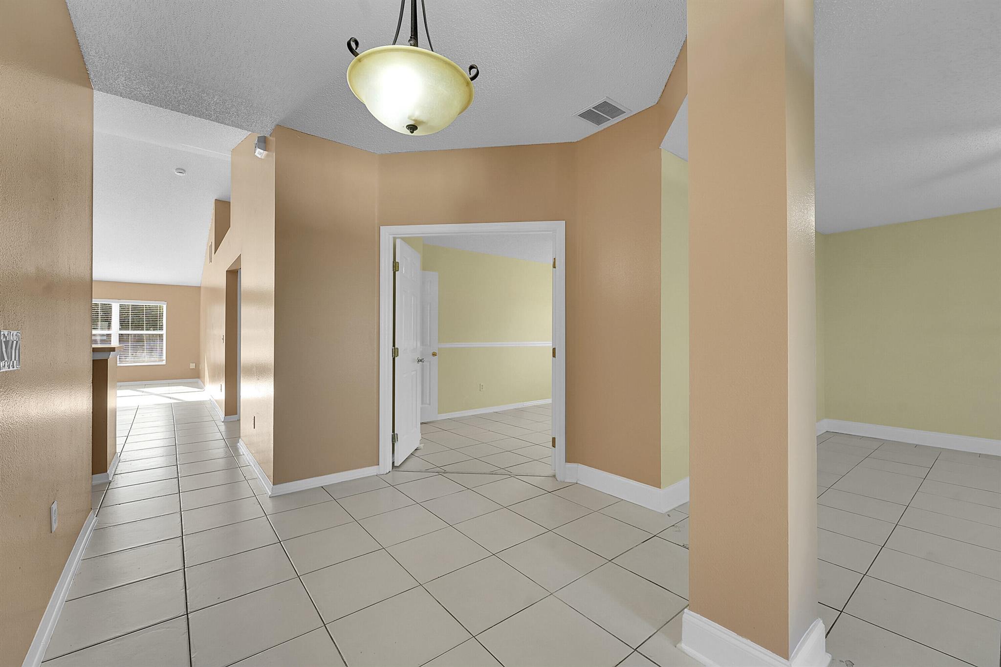 PORT ST LUCIE SECTION 18 - Residential Lease