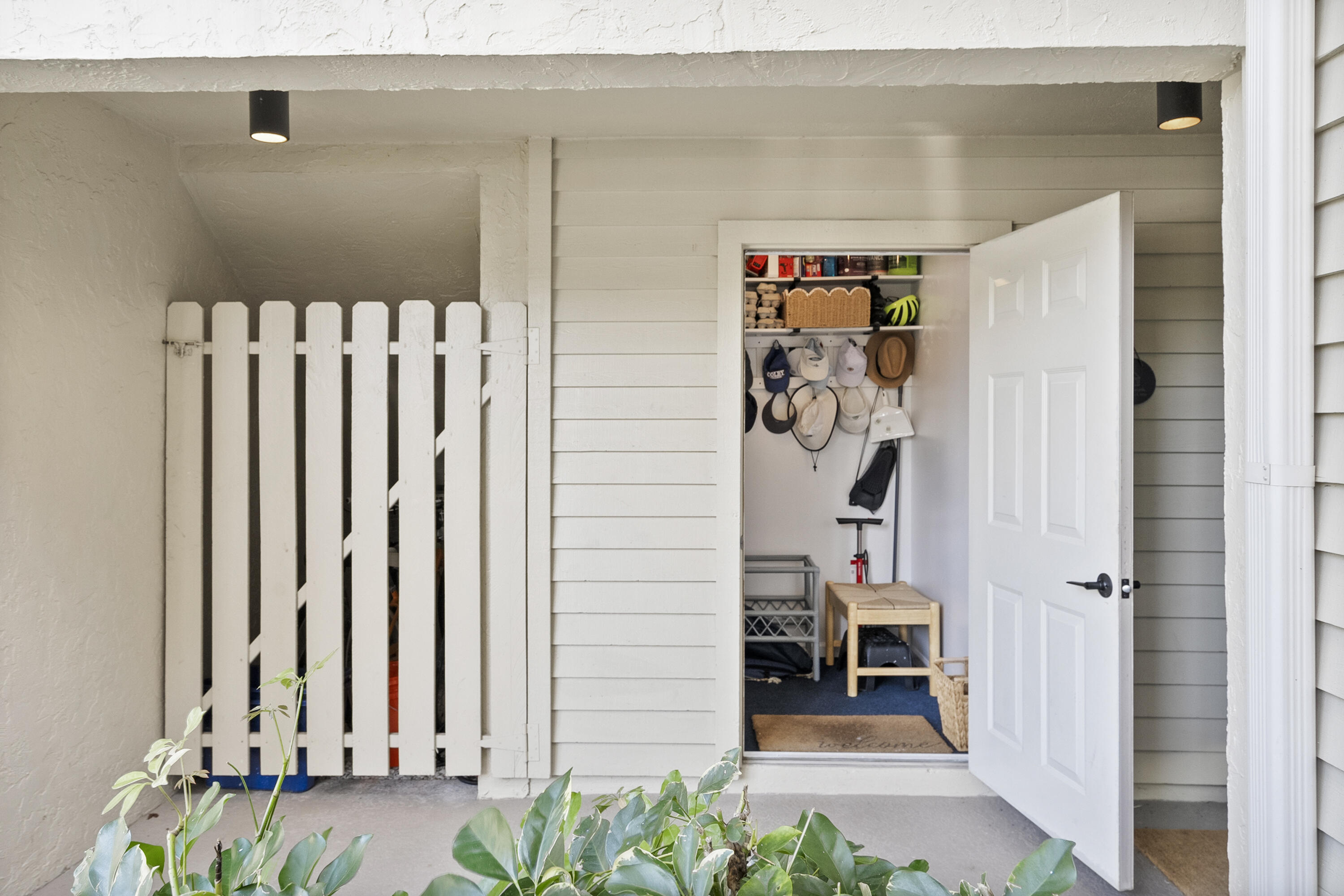 MARINER SANDS CLUB VILLAS CONDO - Residential