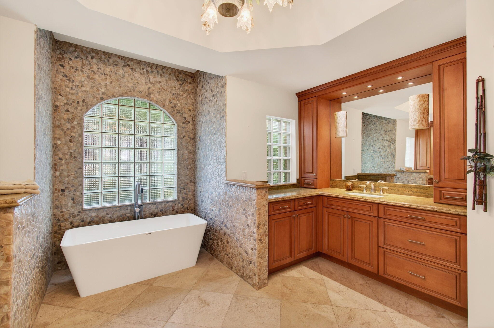 VALENCIA LAKES 1 - Residential