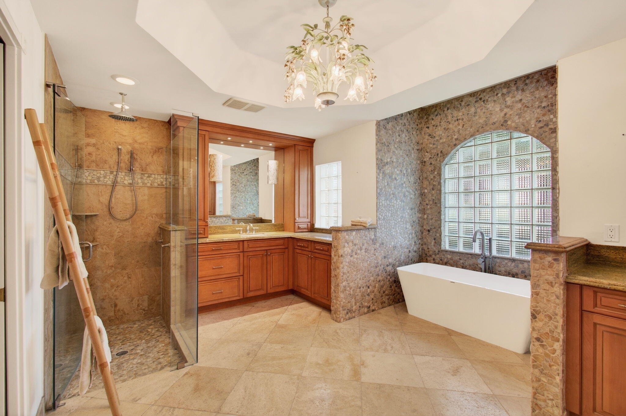 VALENCIA LAKES 1 - Residential