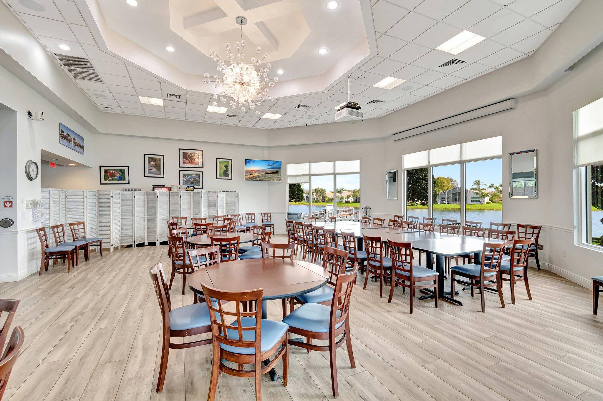 VALENCIA LAKES 1 - Residential