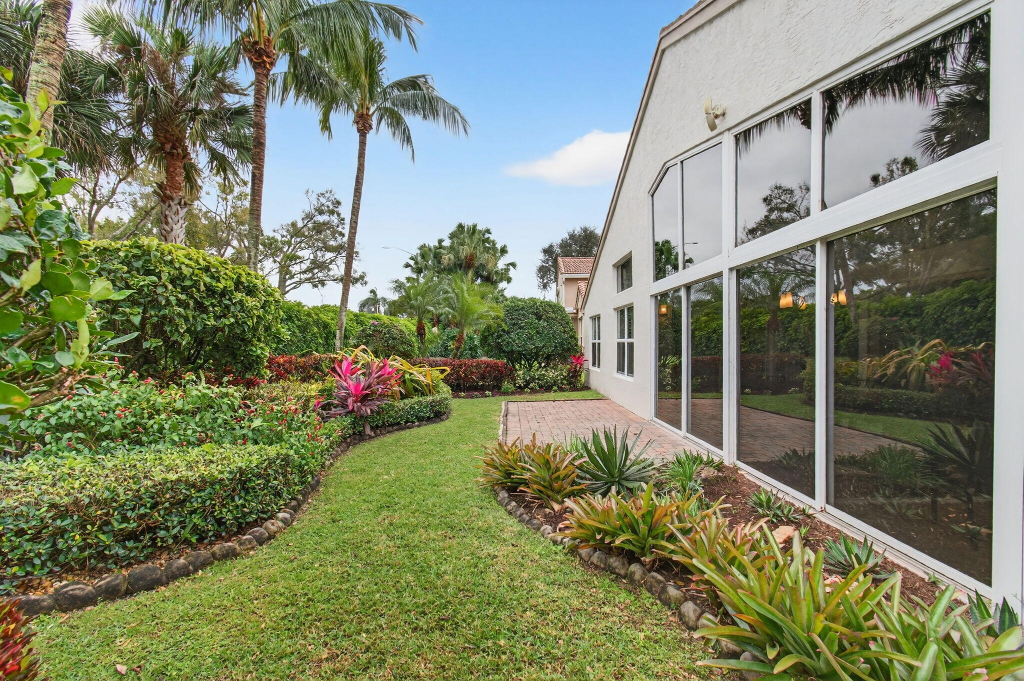 VALENCIA LAKES 1 - Residential