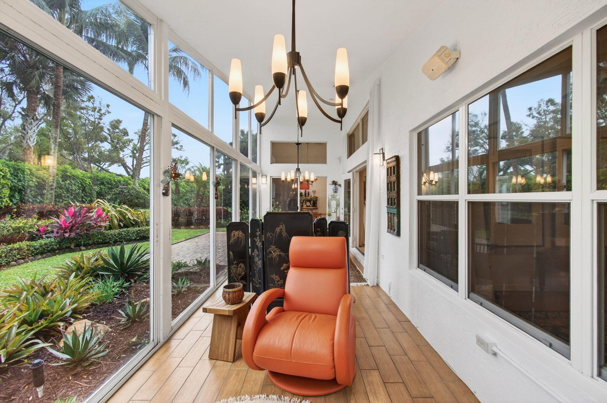 VALENCIA LAKES 1 - Residential