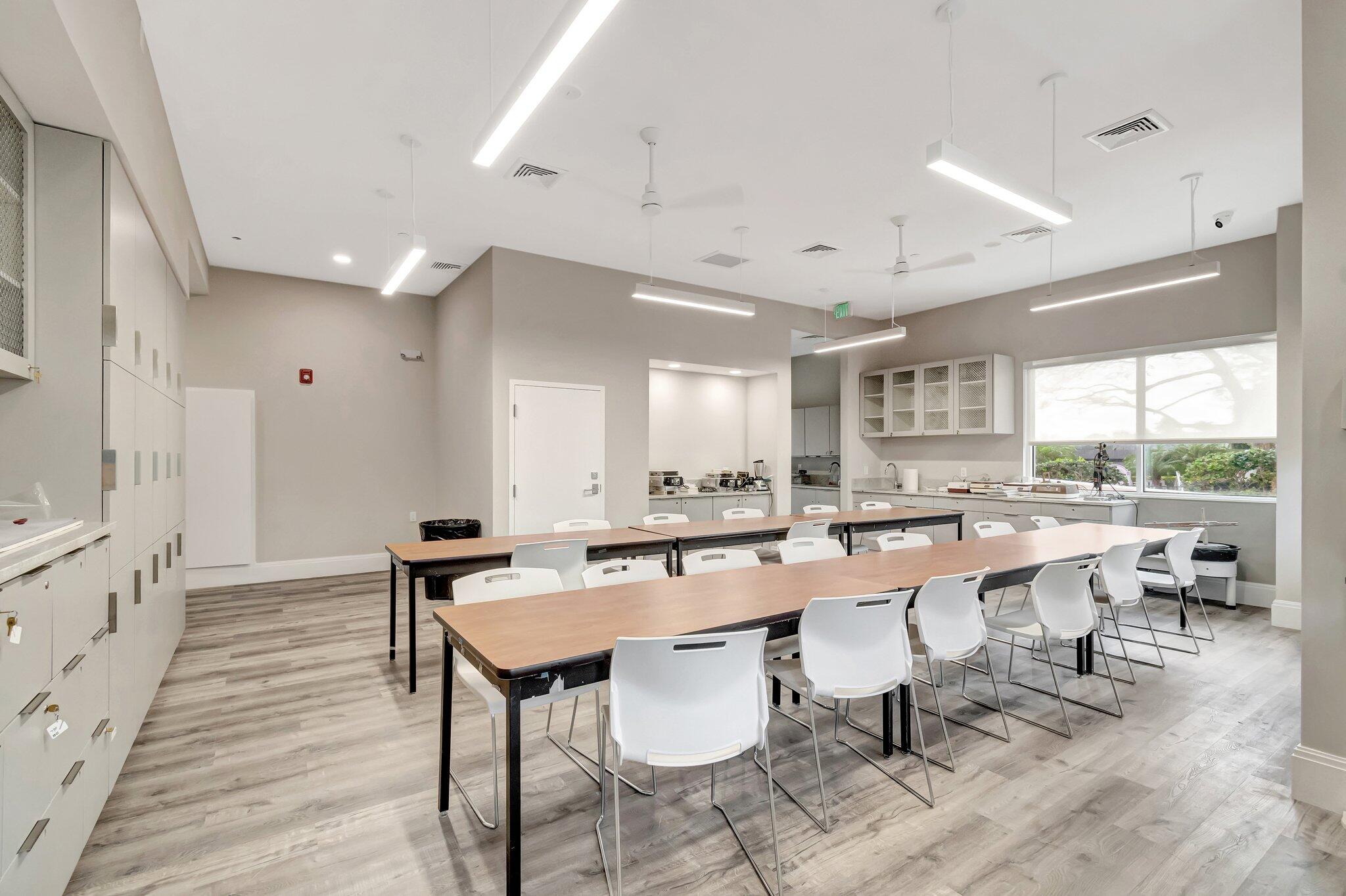 VALENCIA LAKES 1 - Residential