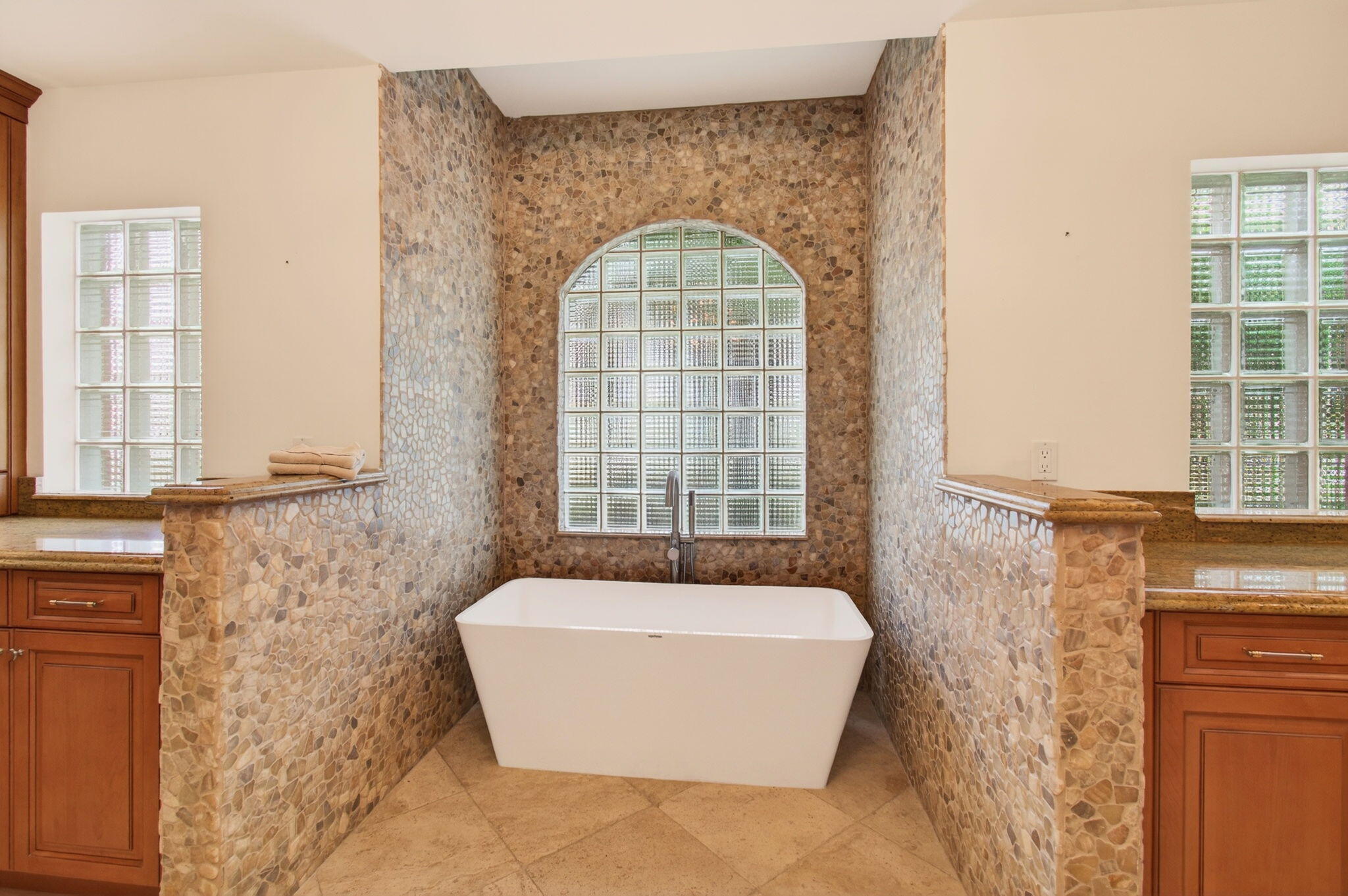 VALENCIA LAKES 1 - Residential