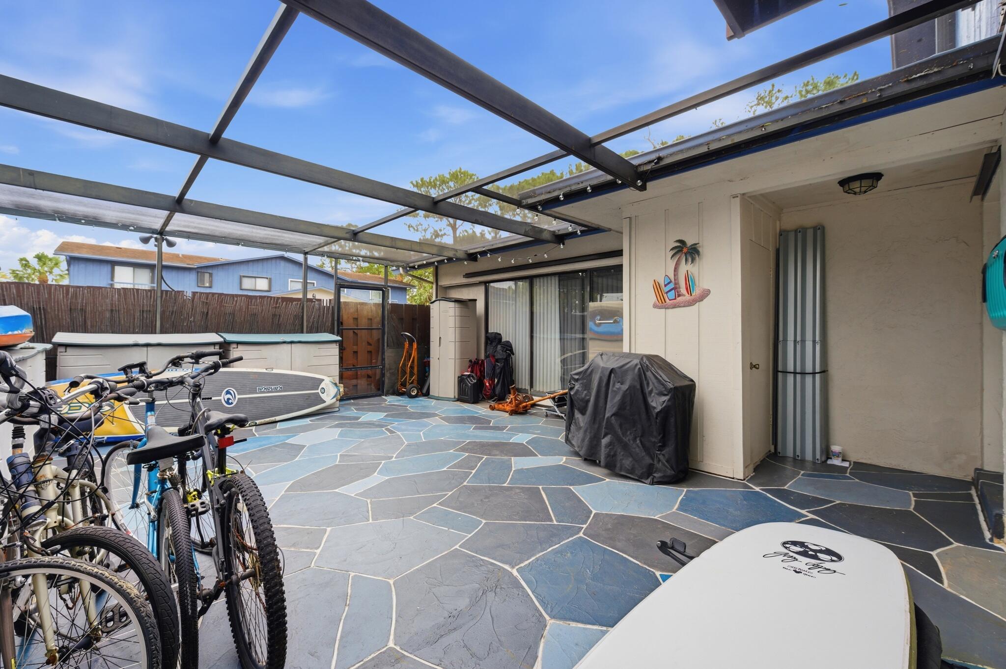 COUNTRY - Residential