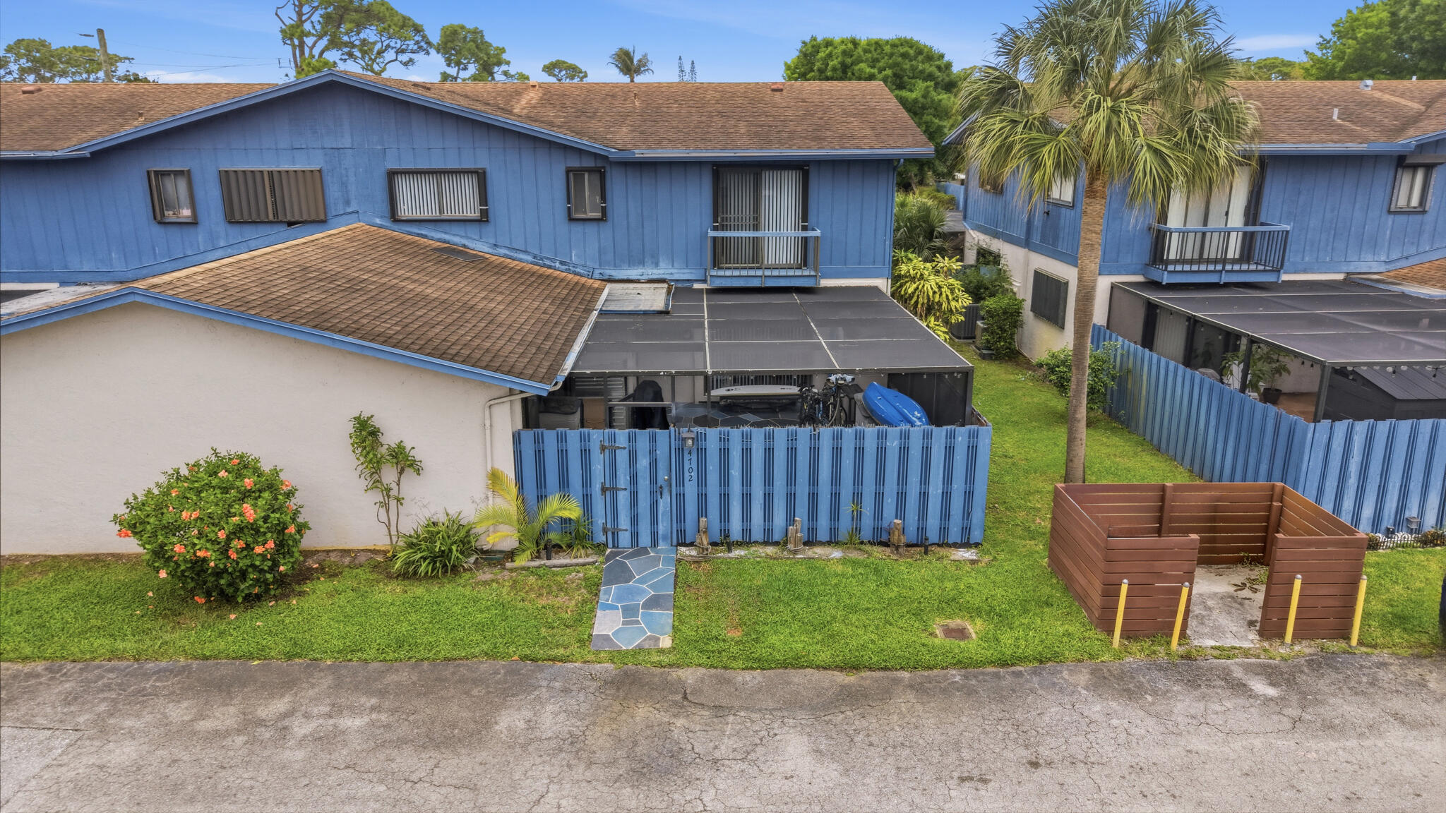 4702 Holly Lake Drive