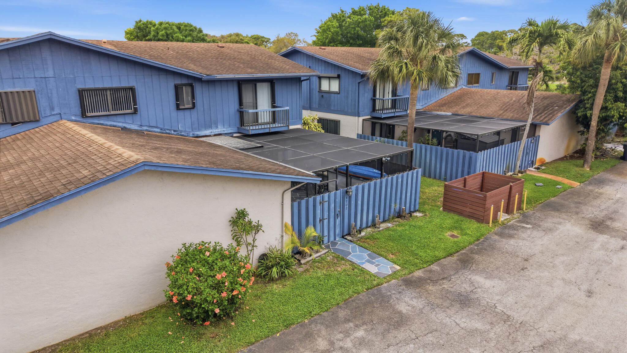 COUNTRY - Residential