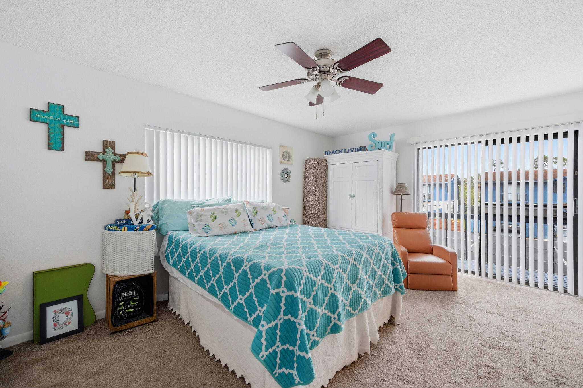 COUNTRY - Residential