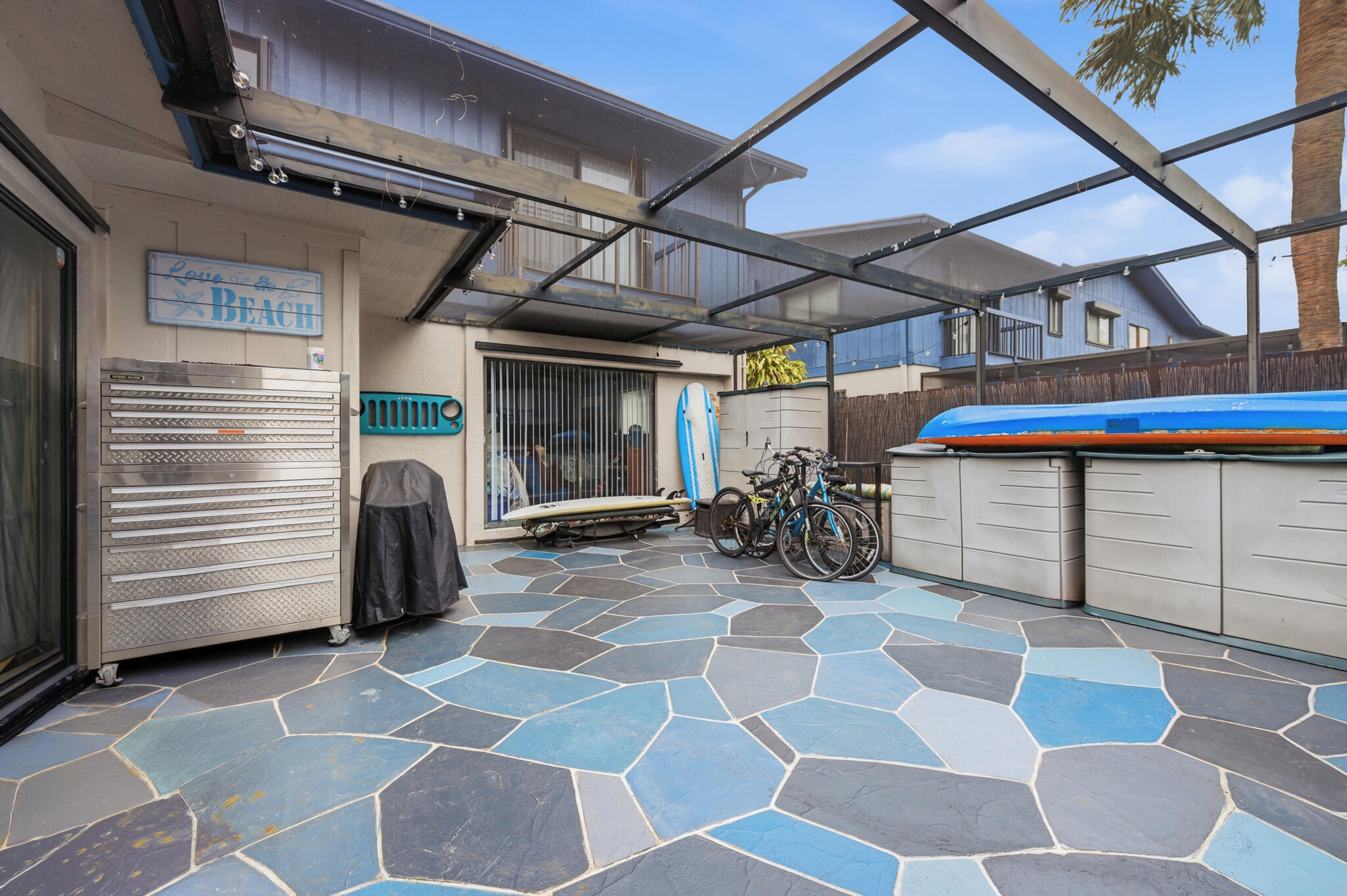 COUNTRY - Residential