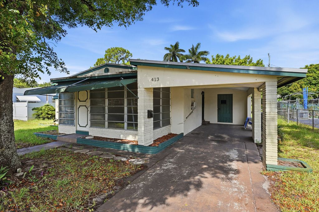 Photo of 413 SW 24th Avenue, Fort Lauderdale, FL 33312 (MLS # B26056871)