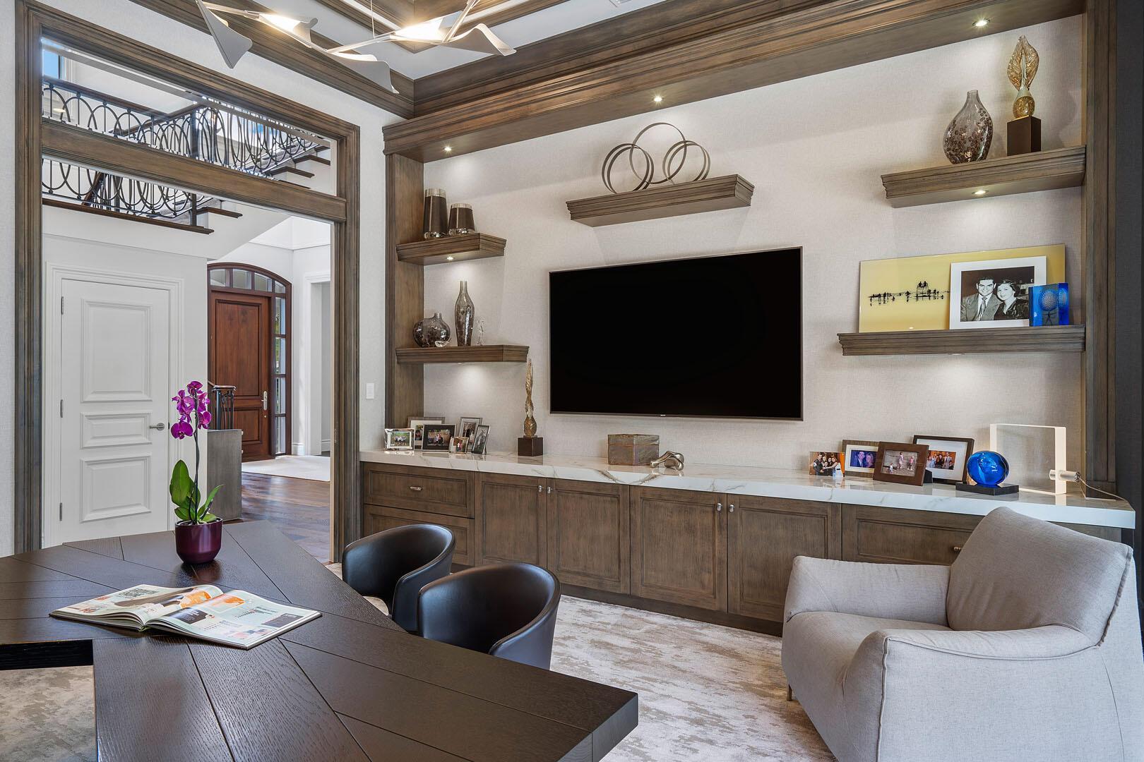 ROYAL PALM YACHT & COUNTR - Residential