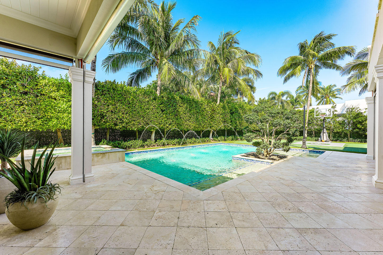 ROYAL PALM YACHT & COUNTR - Residential