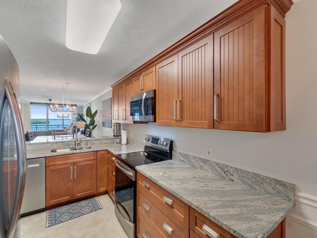OCEAN HARBOUR TOWER CONDOMINIUM E - Residential