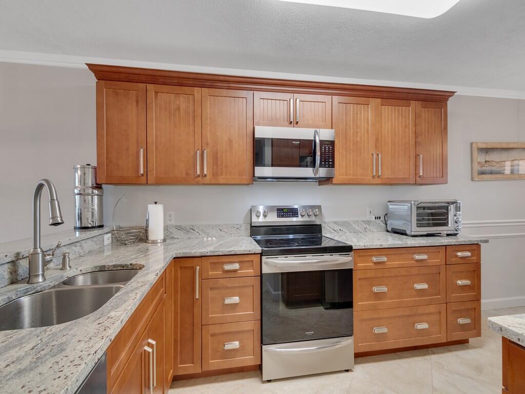 OCEAN HARBOUR TOWER CONDOMINIUM E - Residential