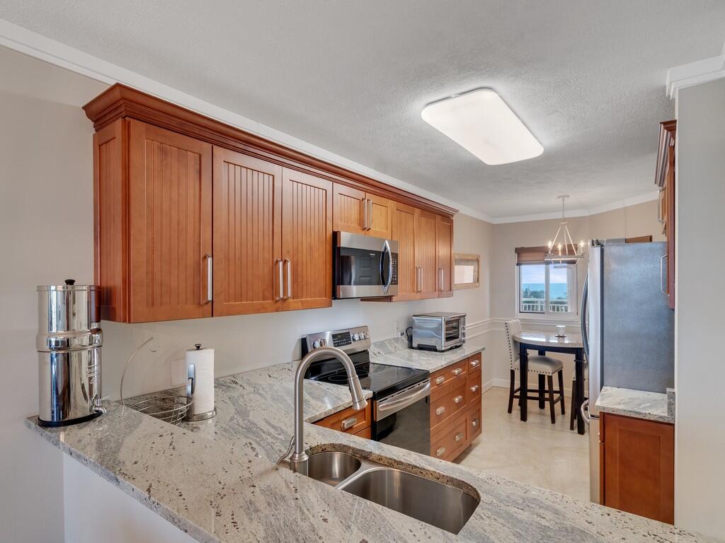 OCEAN HARBOUR TOWER CONDOMINIUM E - Residential