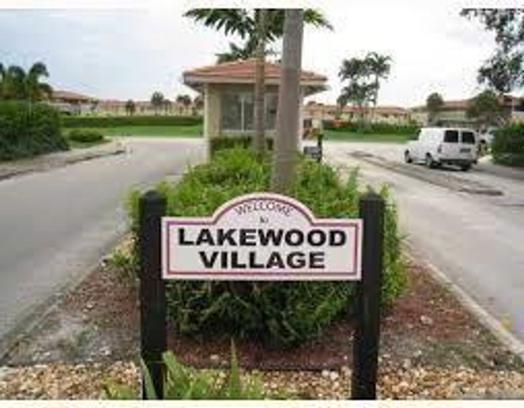 Photo of 841 Twin Lakes Dr #841, Coral Springs, FL 33071 (MLS # F10513754)