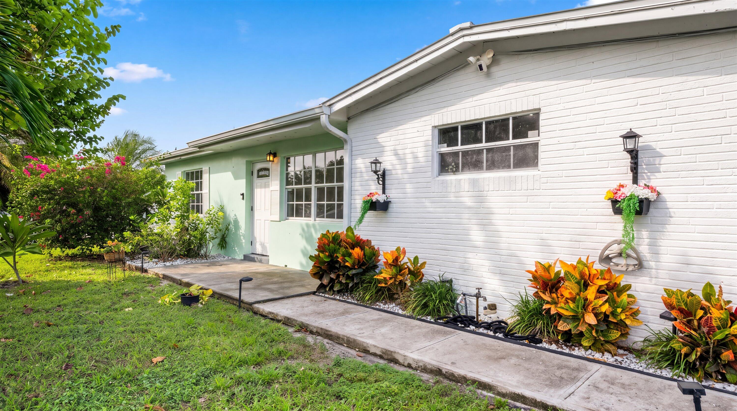 Properties 1903 E CHATHAM Road