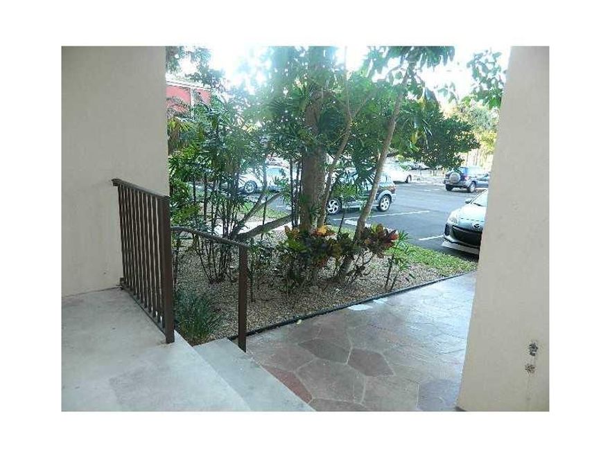 EXTRA LARGE 2BEDROOM 2 BATHROOM UNIT IN THE BUILDING, BIG EAT-IN-KITCHEN, DOUBLE DOOR REFRIGERATOR, DISHWASHER, E-RANGE, CENTRAL A/C, TILE THROUGH OUT THE UNIT, OVER SIDED MASTER BEDROOM WITH 2 WALK-IN CLOSETS, LAUNDRY ROOM WITH WASHER/DRYER, LARGE SCREENED PATIO WITH AMAZING WATER VIEW. MUST SEE IT WILL RENT FAST.