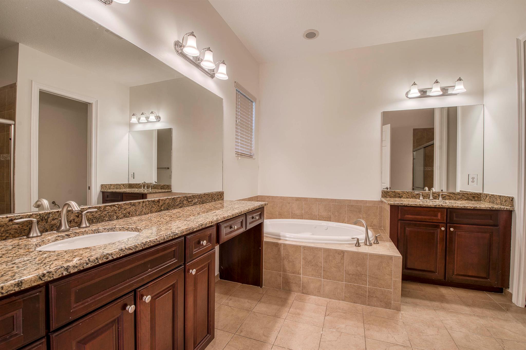 RIALTO - Residential Lease