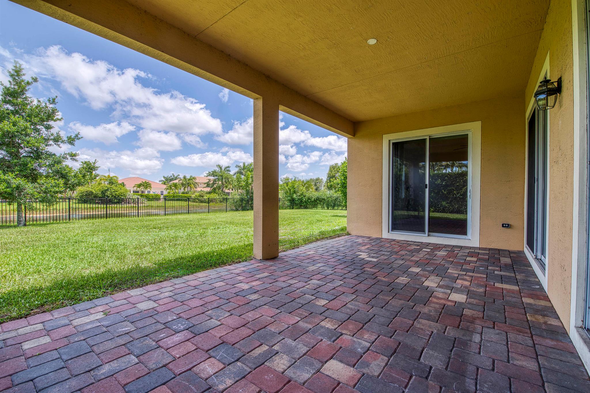 RIALTO - Residential Lease