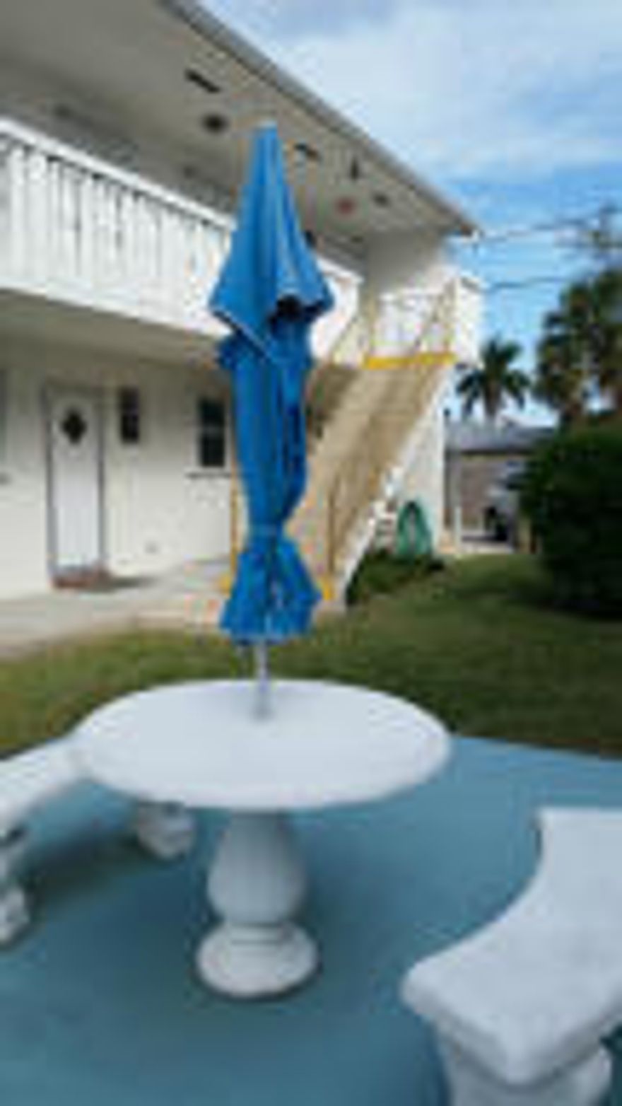 Fully furnished move in ready with water included for year round at $975. Tenant pays electric and cable. Close to downtown, beaches, pool and shopping.  Tile thru out, clean and also available for winter rental with  electric, cable and  water included for $1500 a month.
Approval required, please provide credit, criminal background. One tenant Must be over 50yrs, no pets, no under 16 yrs children accepted.