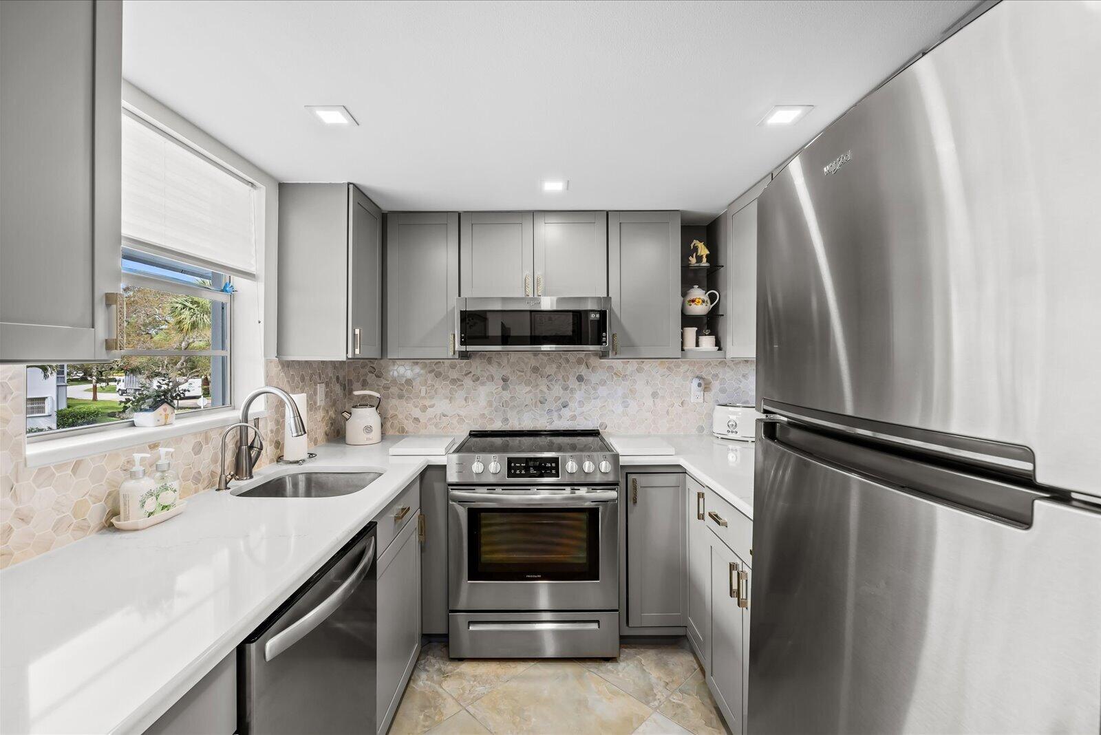 CEDAR POINTE CONDO - Residential