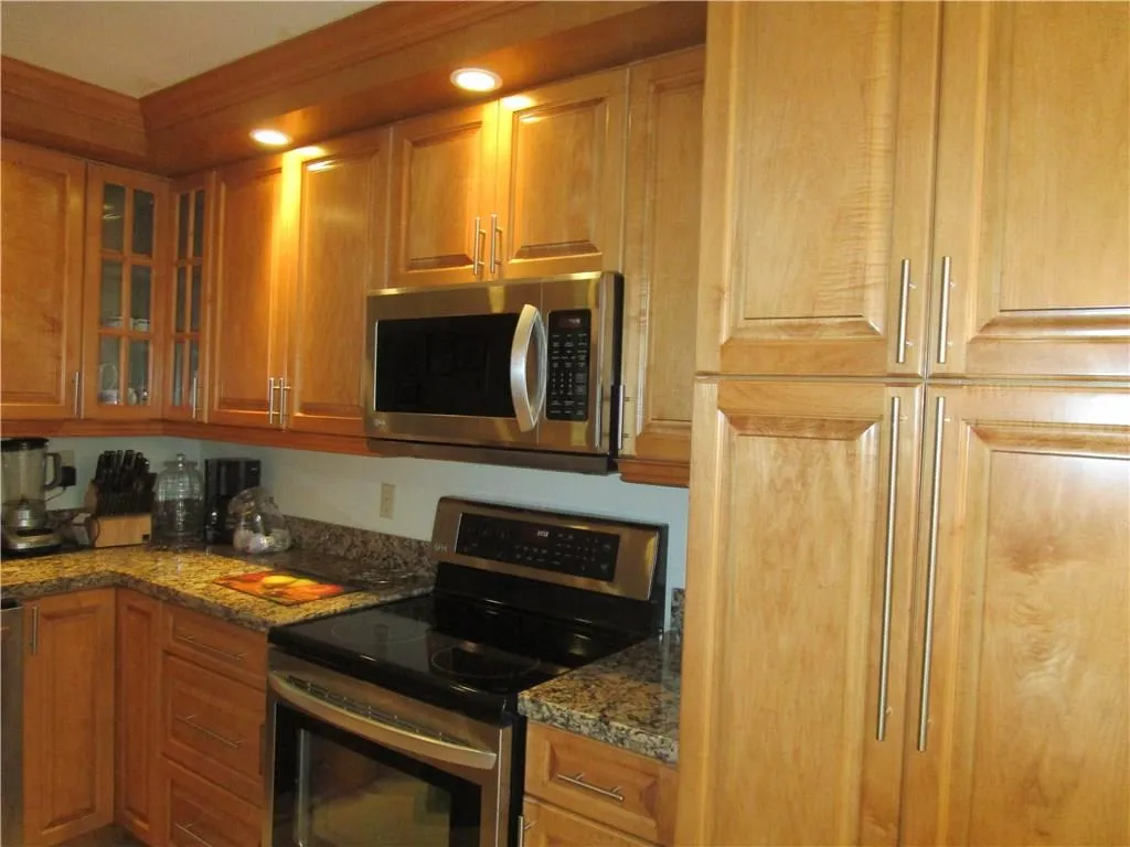 2521 NW 104th Ave Unit 302  