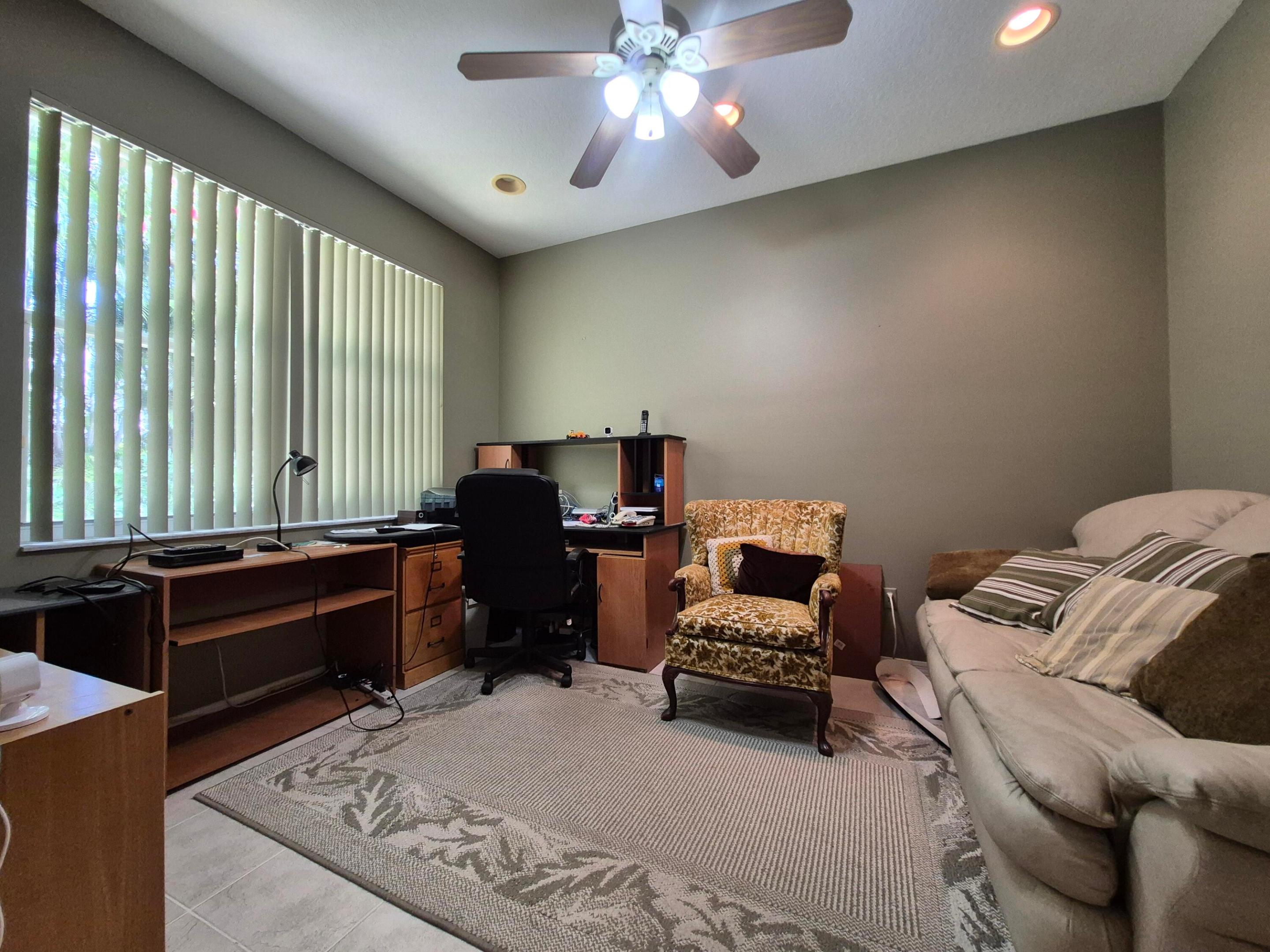 CORAL LAKES 12 - Residential Lease