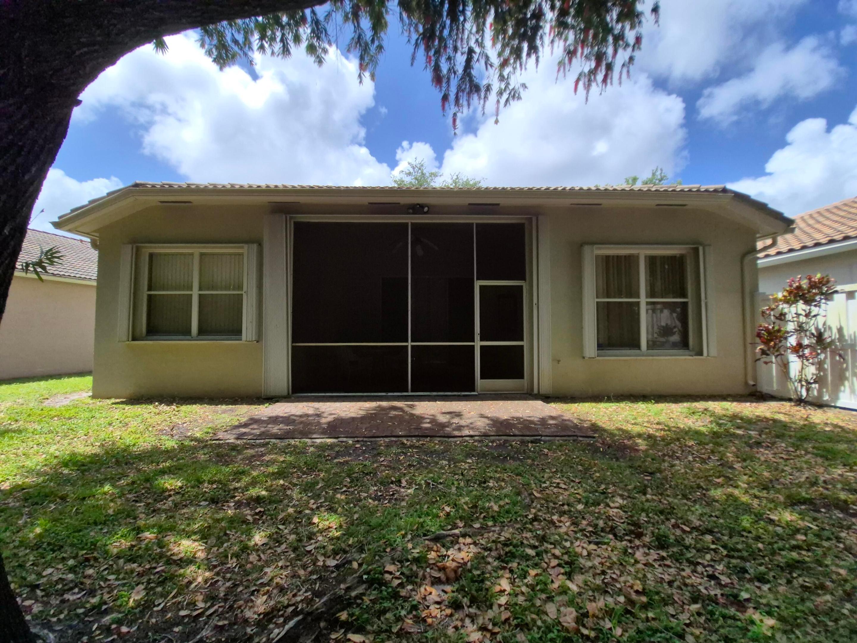 CORAL LAKES 12 - Residential Lease