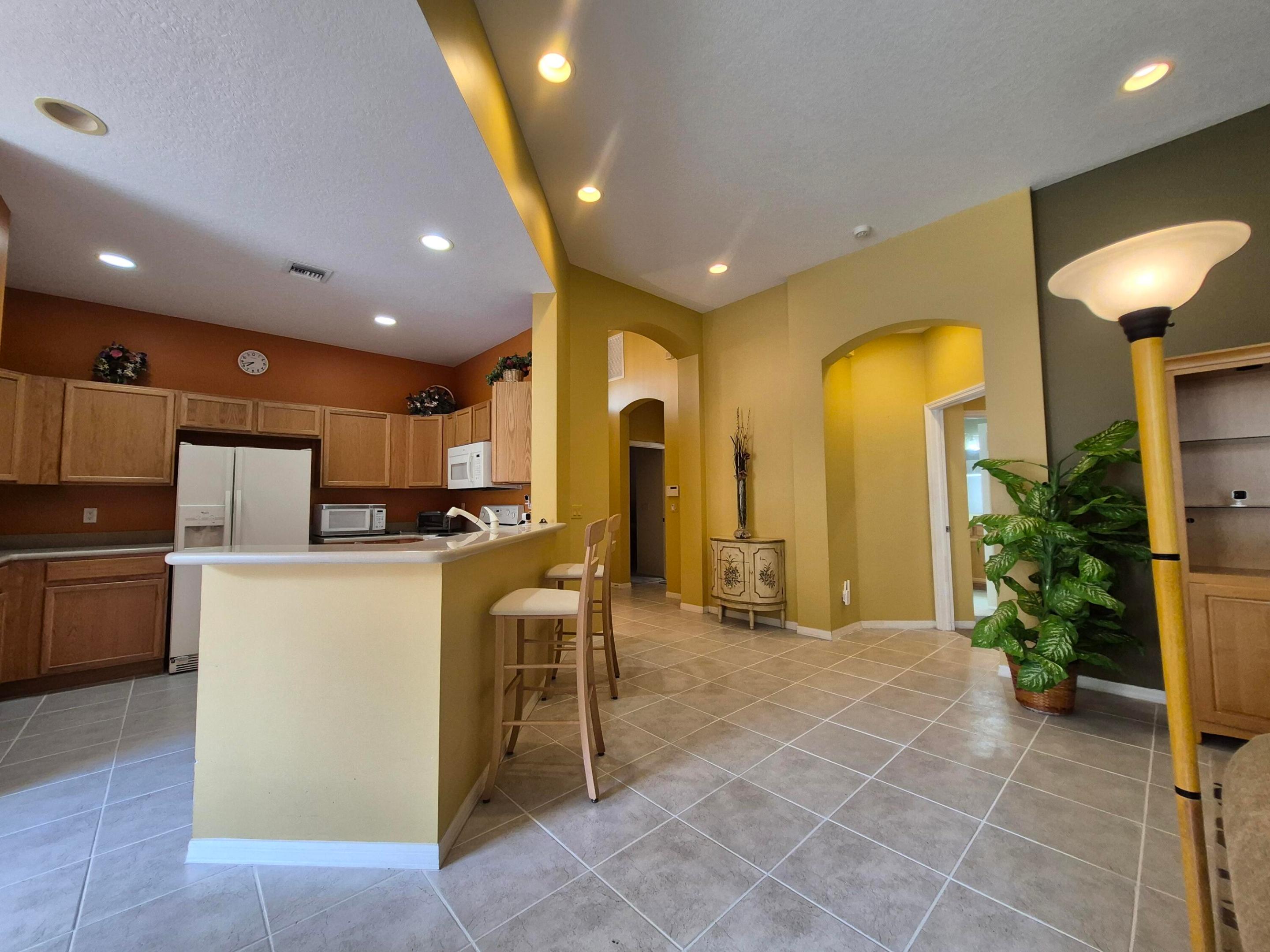 CORAL LAKES 12 - Residential Lease