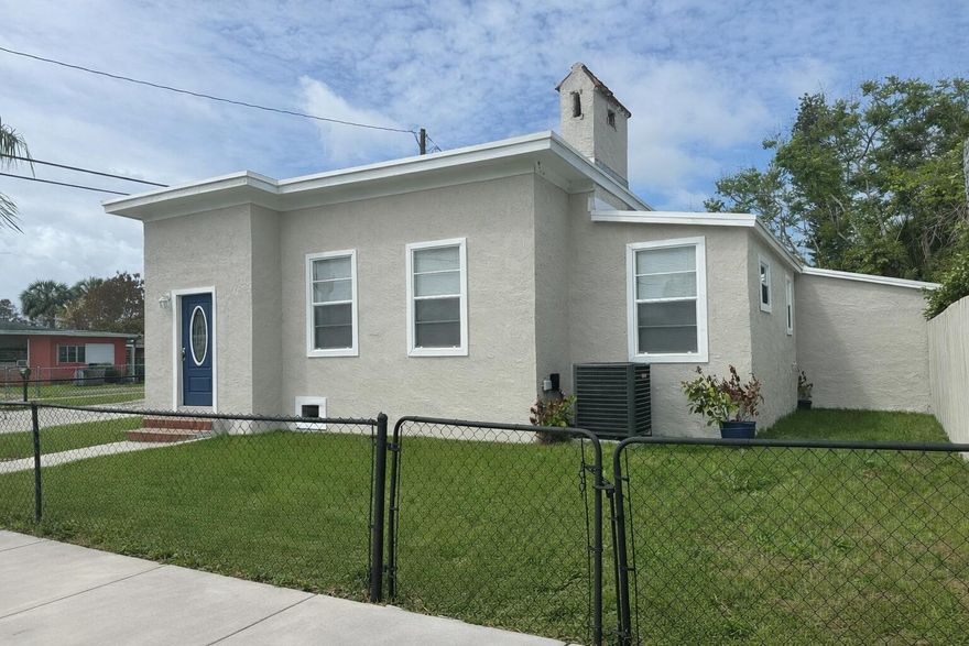 SELLER FINANCING AVAILABLE OR $10K TOWARDS BUYERS CLOSING COSTS OR RATE BUY DOWN !!!  Beautiful fully remodeled home located in the heart of the Peacock Art District. NO HOA !!, This solid brick built residence has been thoughtfully updated while preserving its original character. Recent improvements include a new roof (2025), A/C(2025), updated electrical and plumbing(2025), and fully renovated kitchen and bathrooms (2025). Enjoy brand appliances (2025)with new gas range and on demand water heater (2025)for low power costs. Original hardwood floors have been refinished, and high ceilings create a bright, open living space. fully fenced with two double gates for multiple car parking.