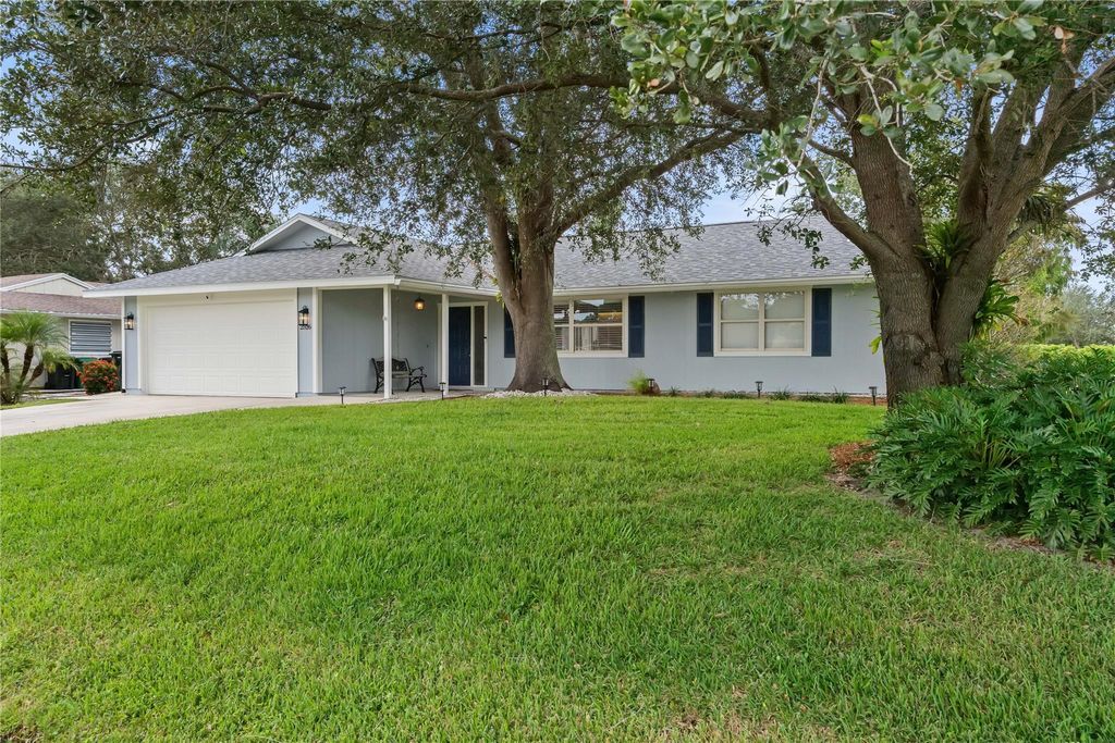 Photo of 2526 SW Hinchman Street, Port Saint Lucie, FL 34984 (MLS # F10533994)