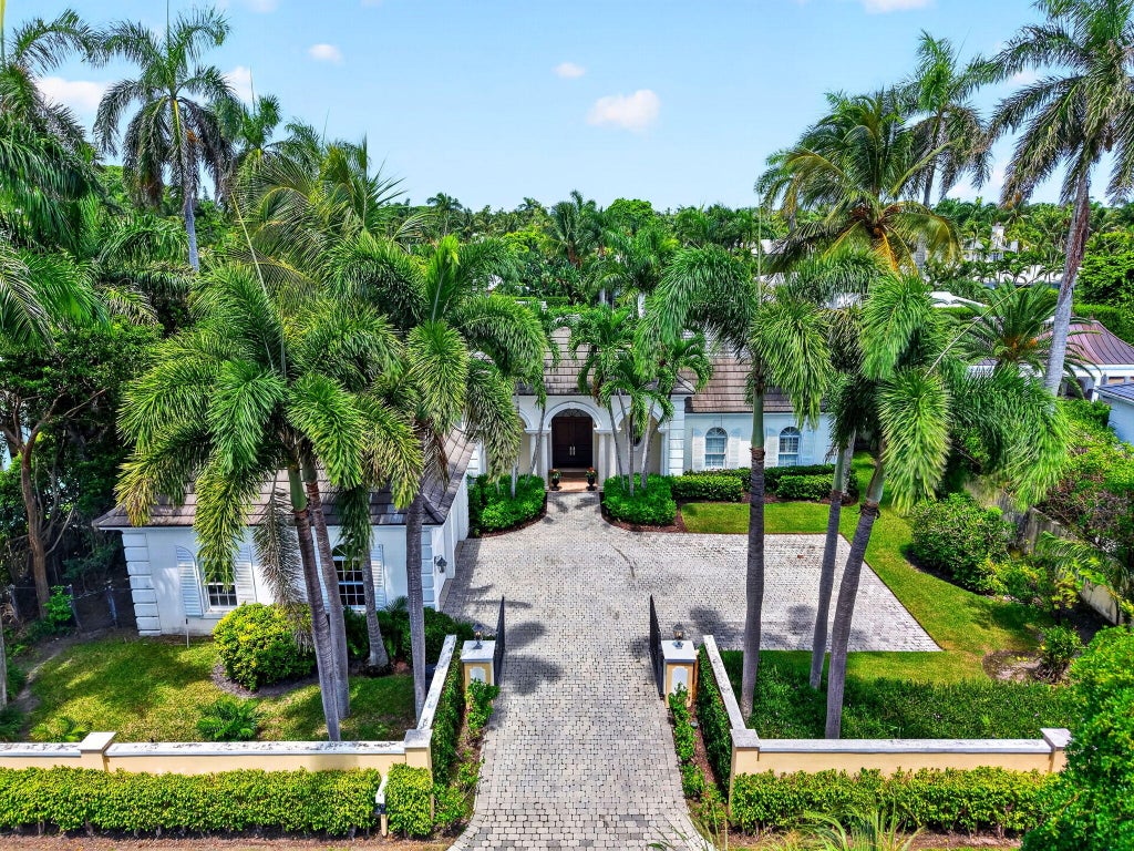 Photo of 255 CHERRY Lane, Palm Beach, FL 33480 (MLS # B26072345)