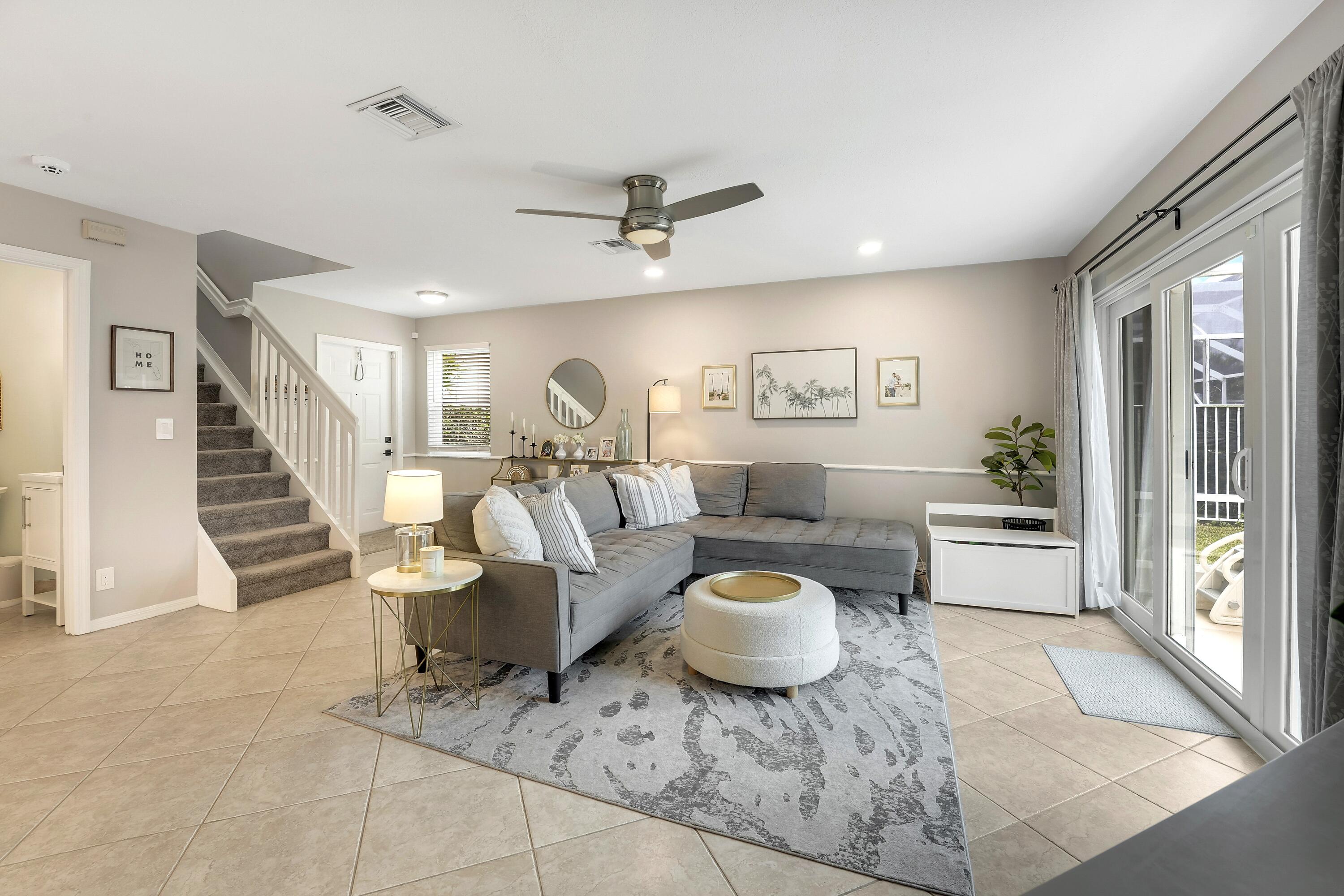 COCONUT POINT - Residential