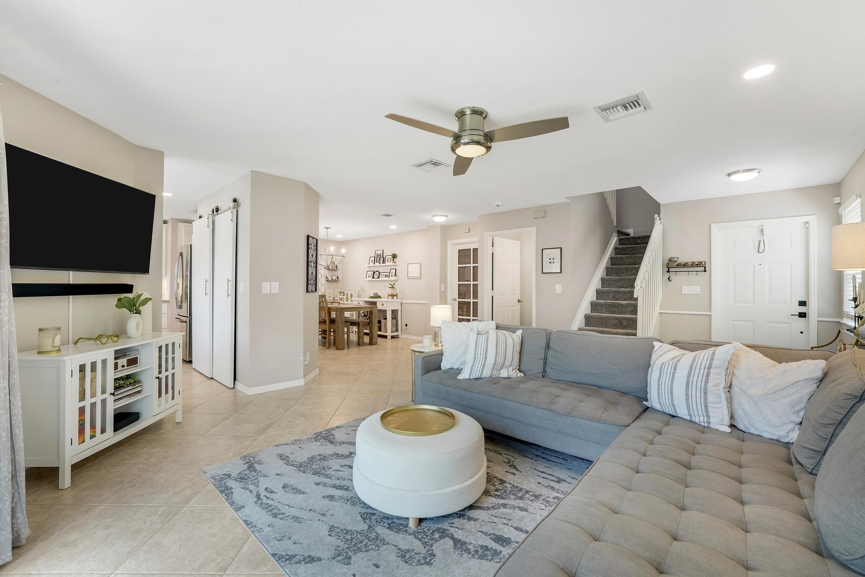 COCONUT POINT - Residential